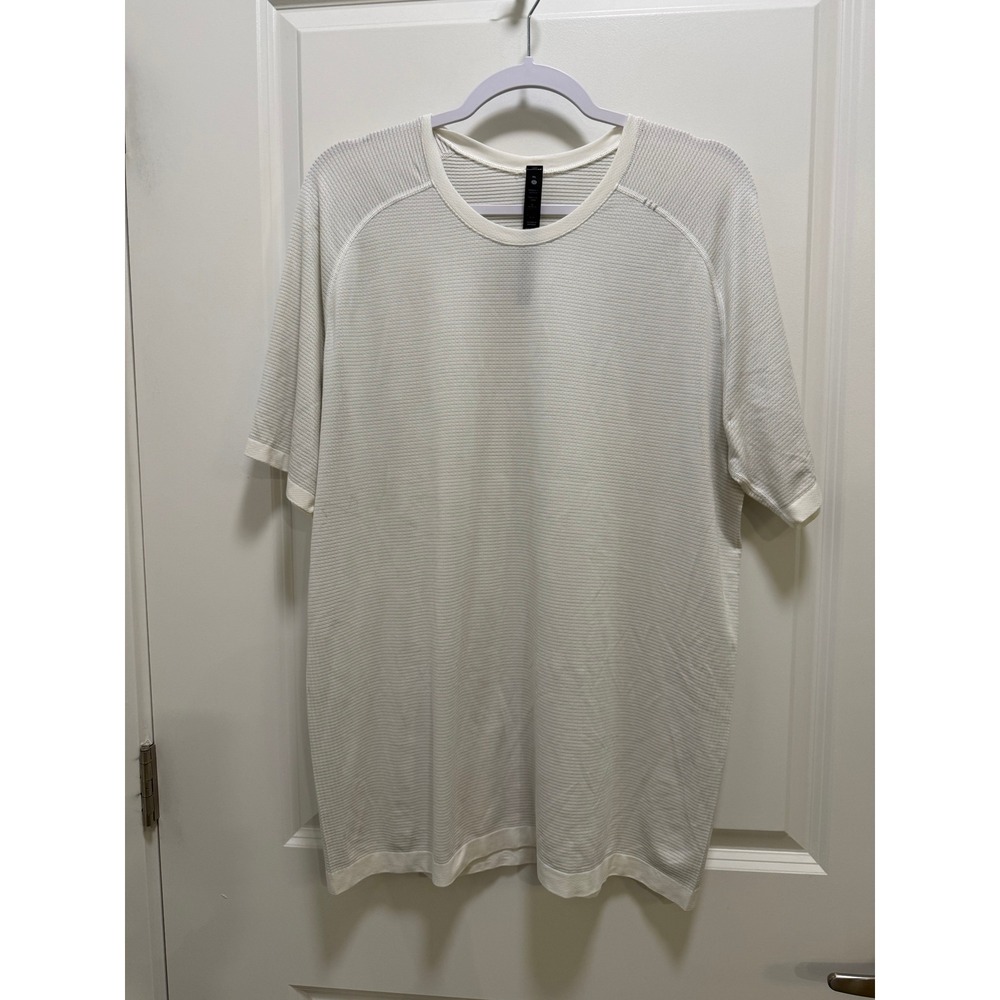 Lululemon Metal Vent Tech 2.0 Short Sleeve Shirt XL White Silver Striped Mens